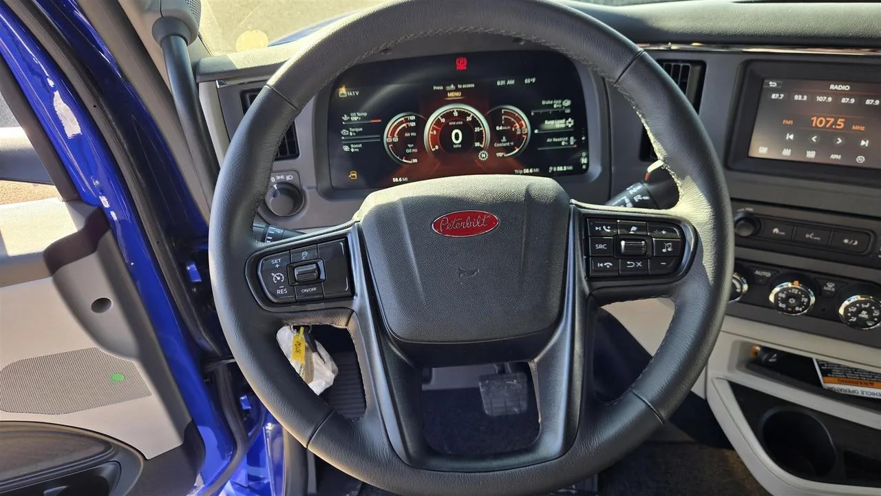 2027 Peterbilt 579 - image 9