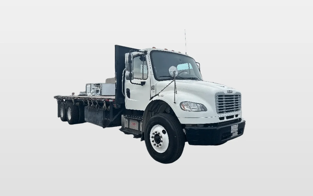 2019 Freightliner M2 106 - image 1