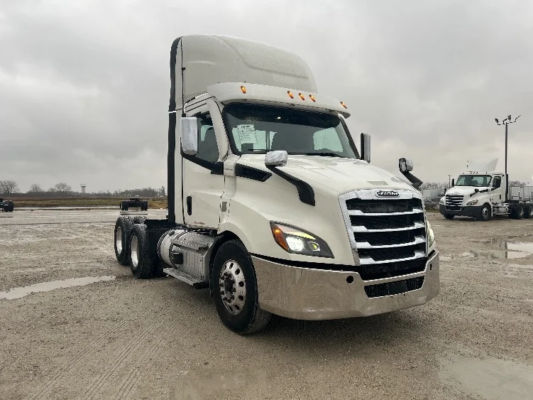 2021 Freightliner Cascadia in Sturtevant, WI