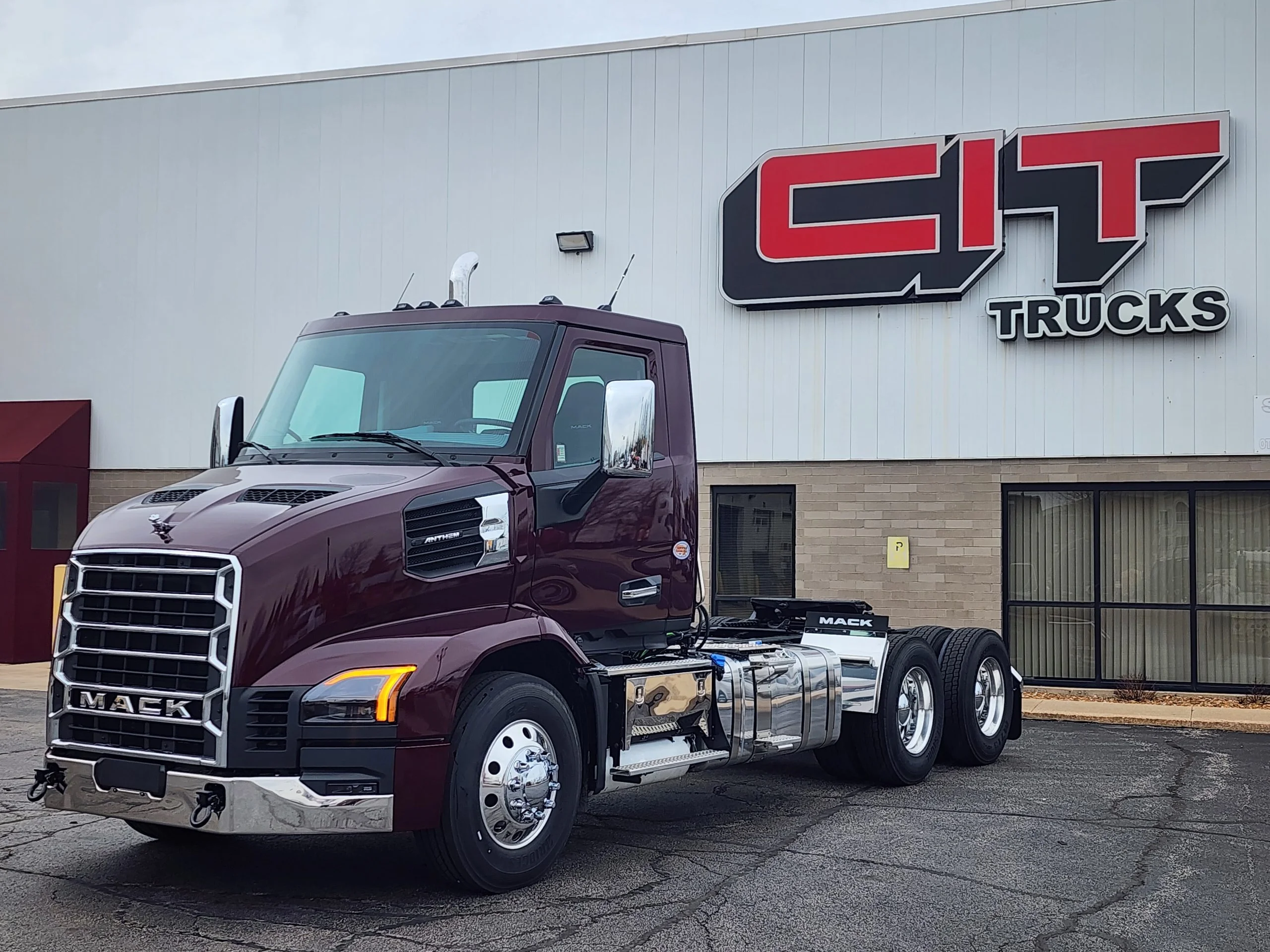 2027 Mack Anthem in Rockford, IL