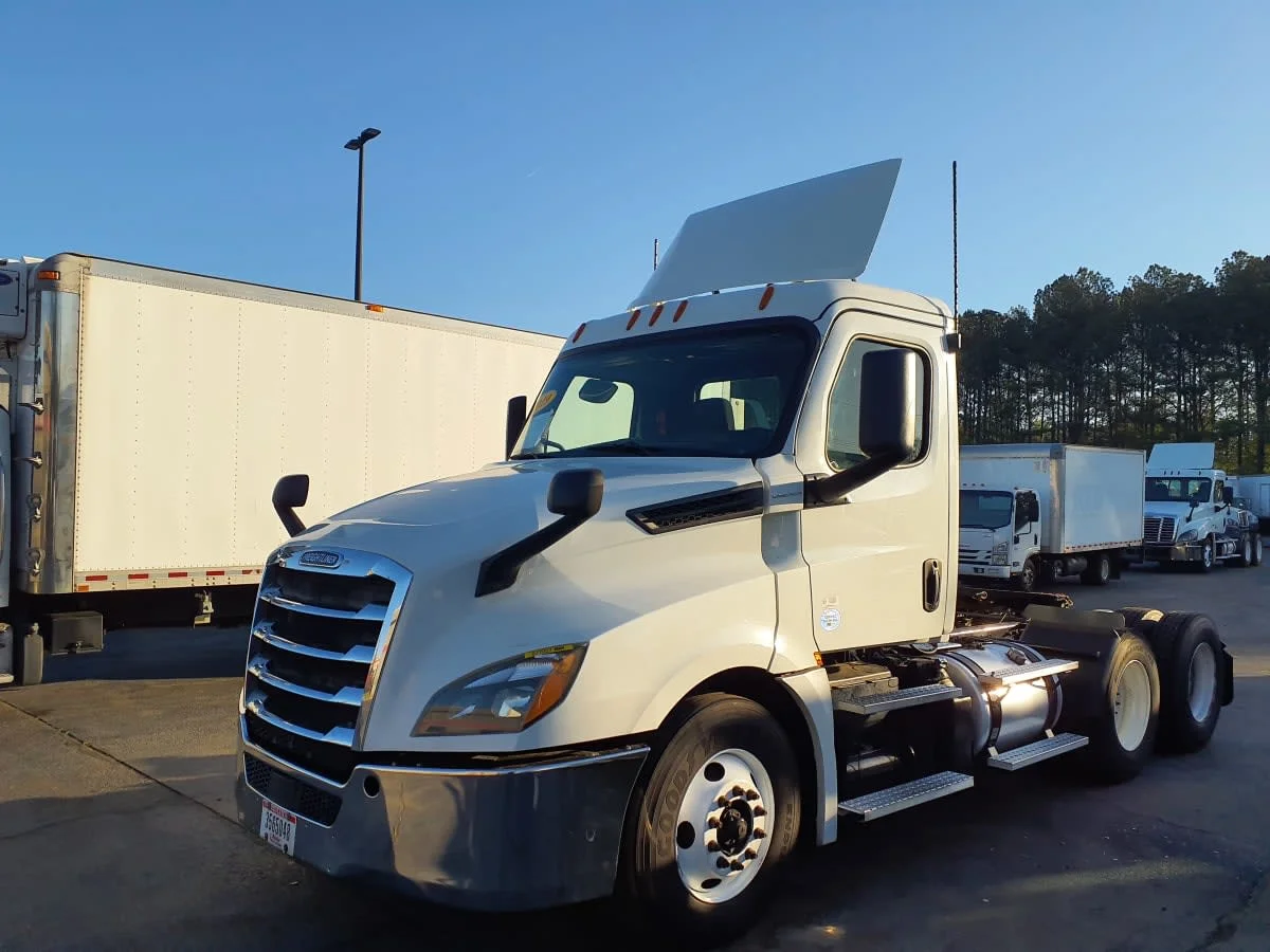 2019 Freightliner Cascadia in Atlanta, GA — photo 3