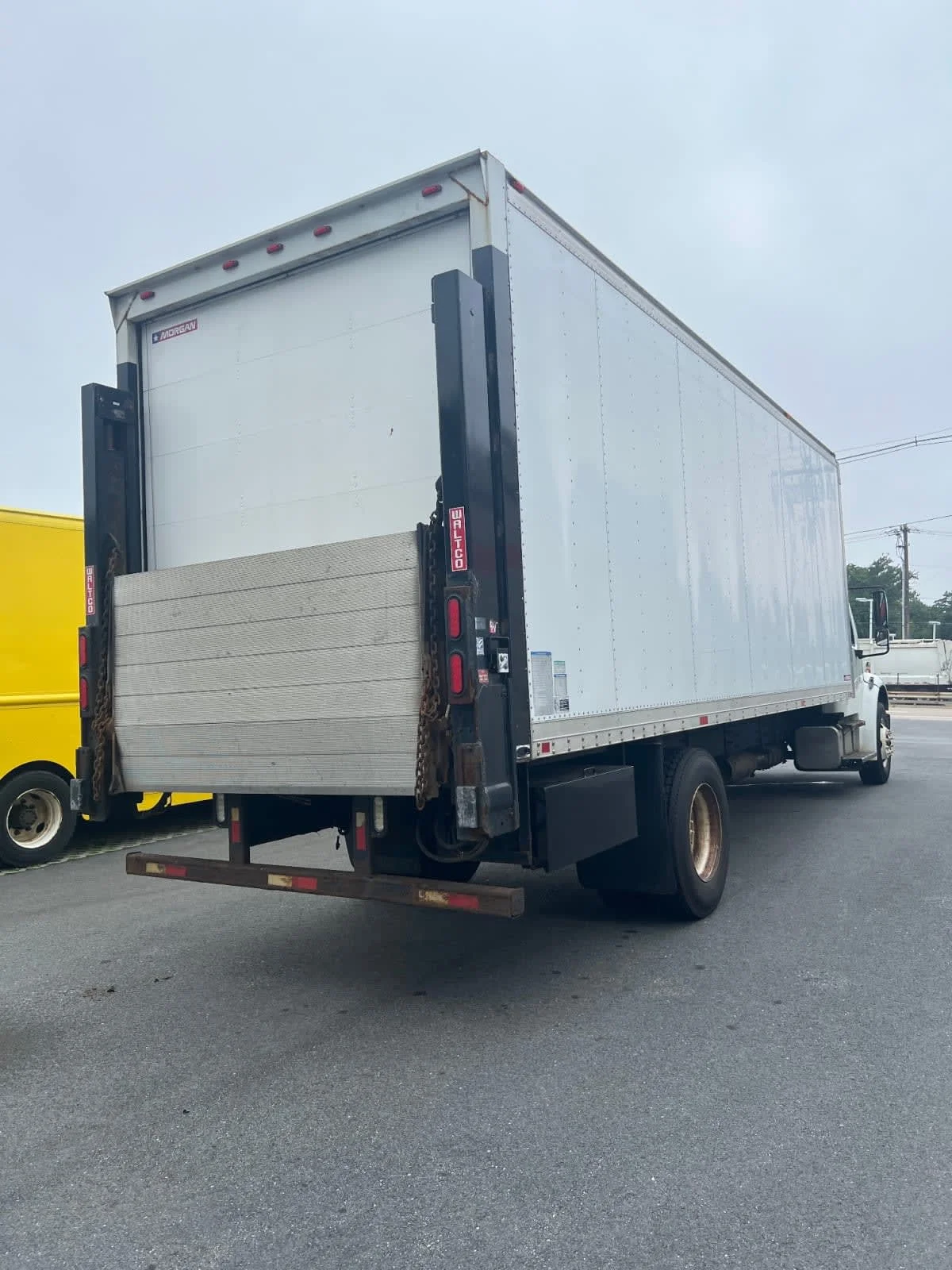 2016 Freightliner M2 106 - image 4