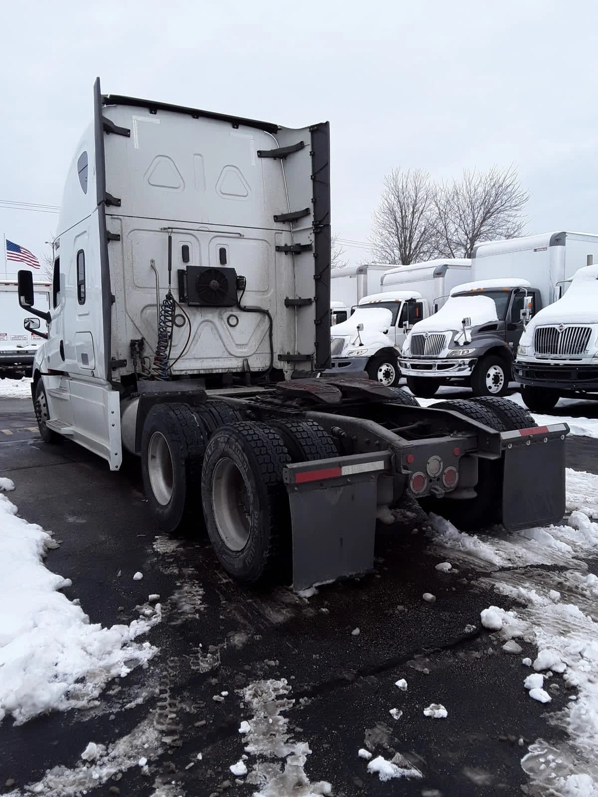 2020 Freightliner Cascadia - image 6