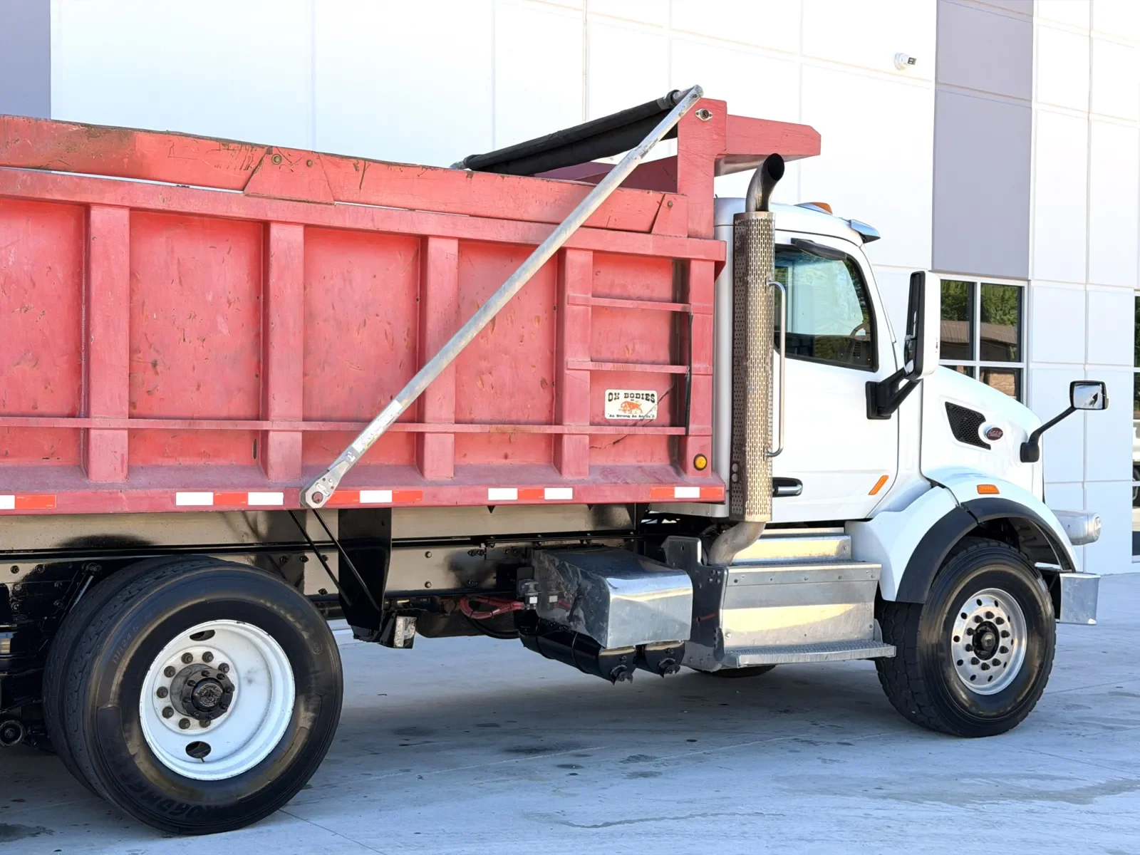 2016 Peterbilt 567 - image 8