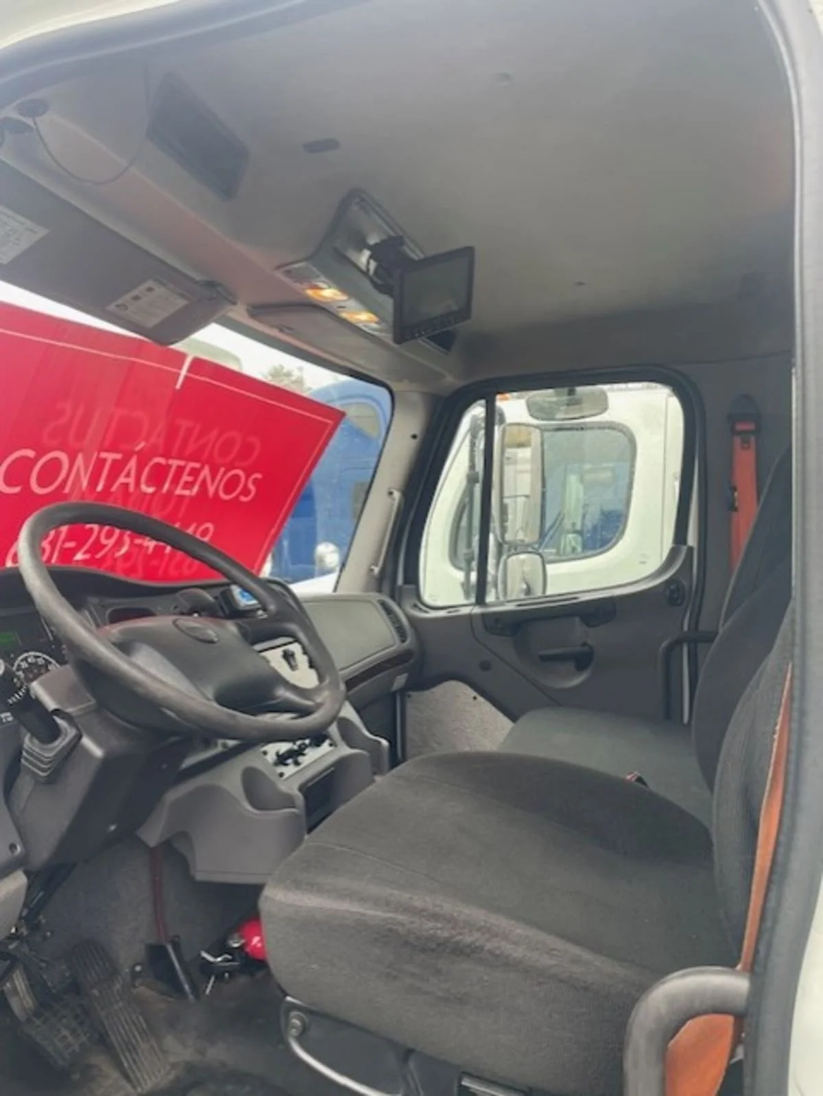 2019 Freightliner M2 106 in Farmingdale, NY — photo 7