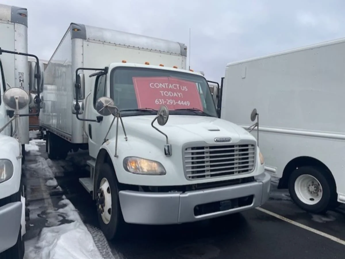 2019 Freightliner M2 106 in Farmingdale, NY — photo 3