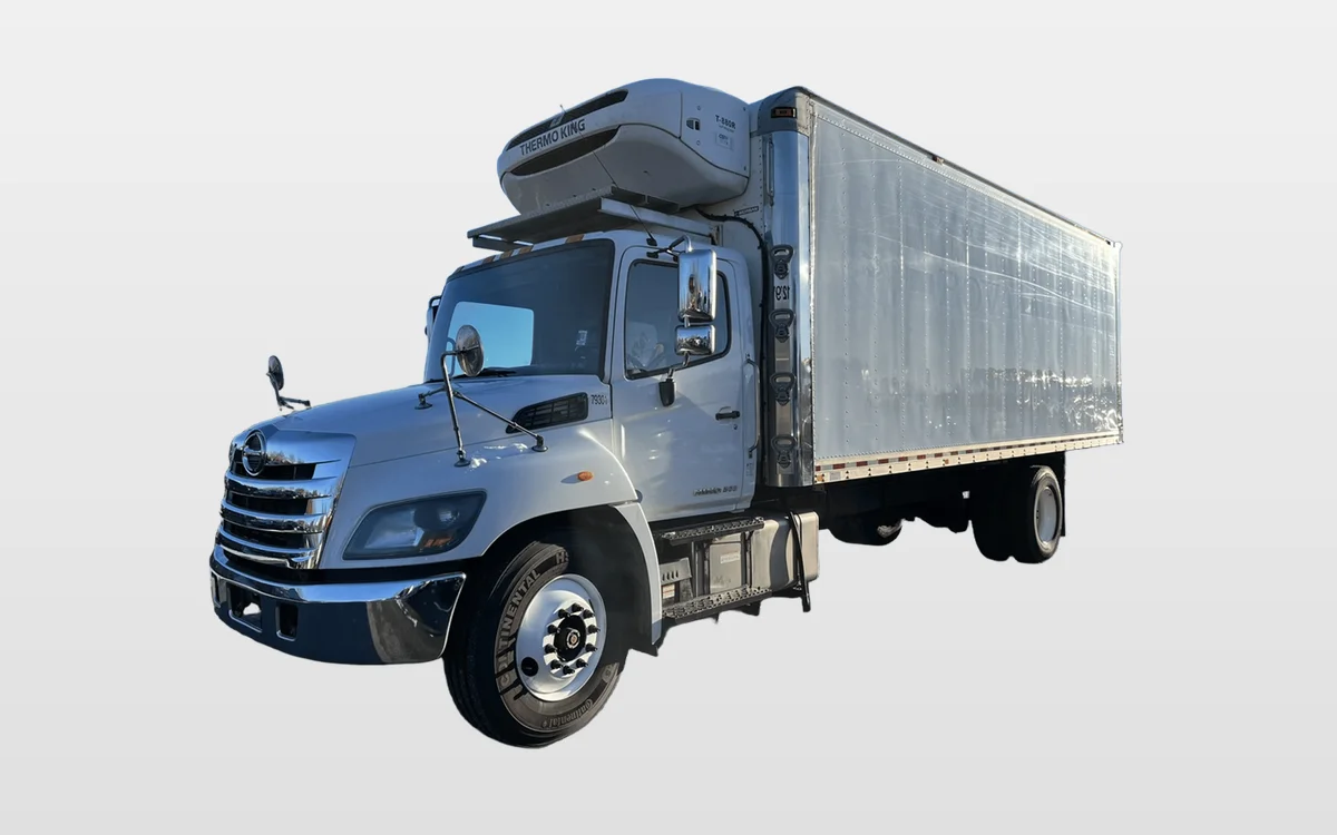 2019 Hino 268 - image 1