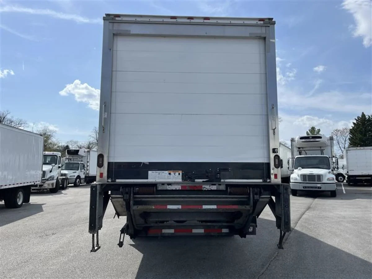 2018 Freightliner M2 106 in Beltsville, MD — photo 5