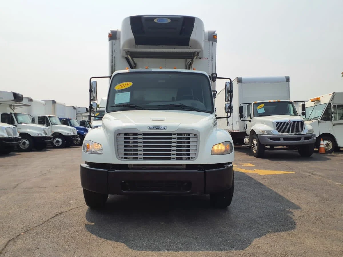 2019 Freightliner M2 106 - image 2
