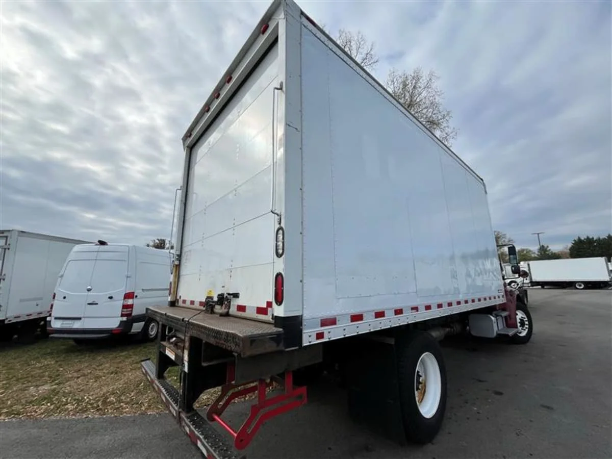 2016 Freightliner M2 106 - image 4