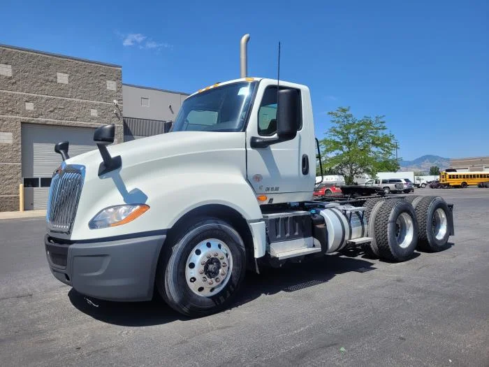 2021 International LT — photo 2