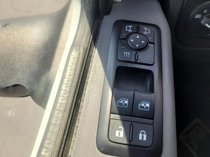 2021 International LT — photo 10