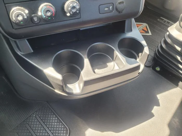 2021 International LT — photo 14