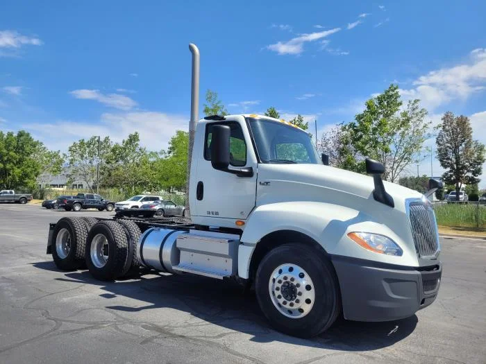 2021 International LT — photo 4