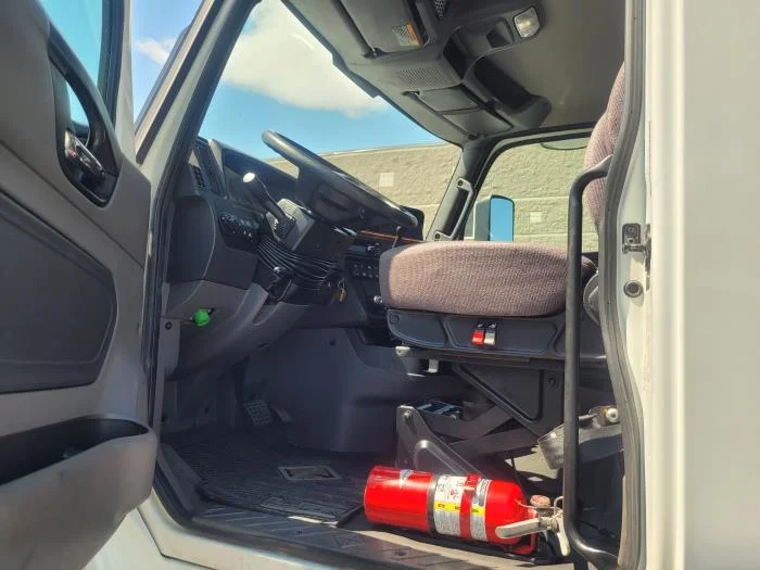 2021 International LT — photo 6