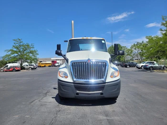 2021 International LT — photo 3
