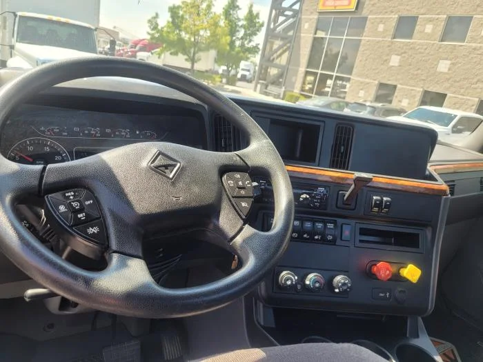 2021 International LT — photo 7