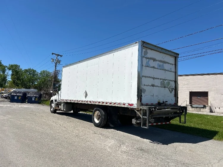 2018 Hino 268 in Rochester, NY — photo 6