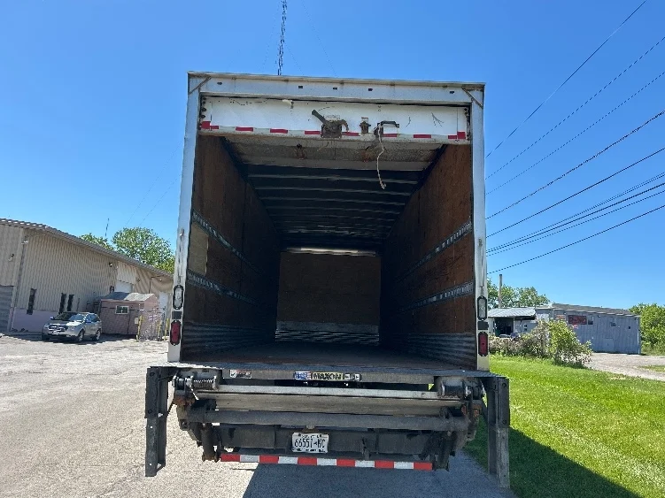 2018 Hino 268 in Rochester, NY — photo 8