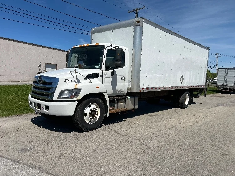 2018 Hino 268 in Rochester, NY — photo 3
