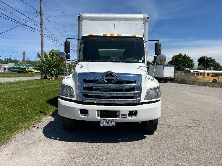 2018 Hino 268 in Rochester, NY — photo 2
