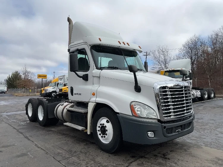 2019 Freightliner Cascadia in Jessup, PA