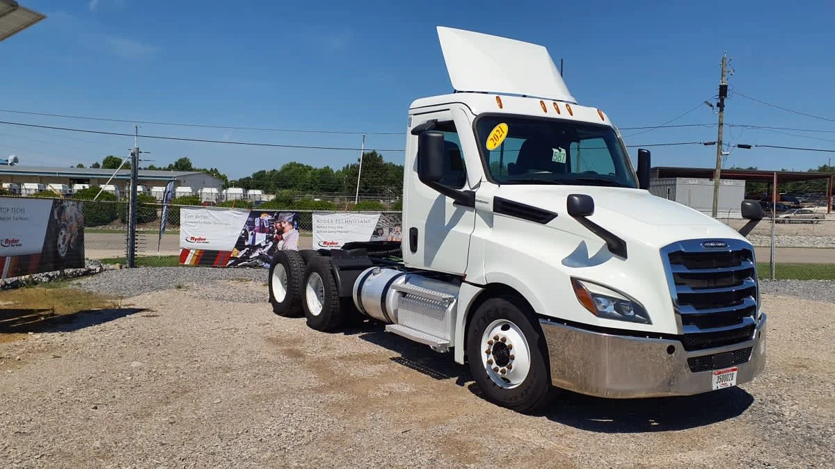 2021 Freightliner Cascadia in Birmingham, AL — photo 3