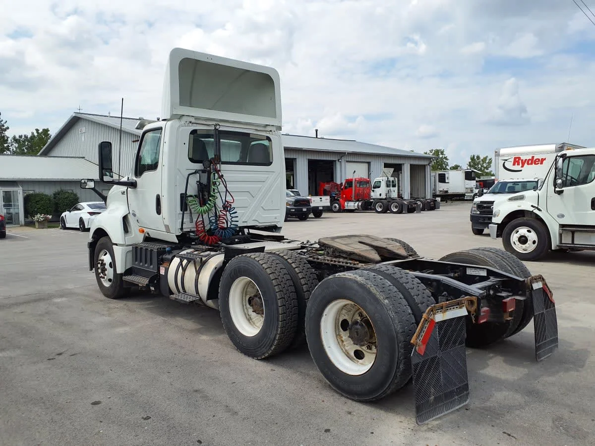 2019 International LT - image 6