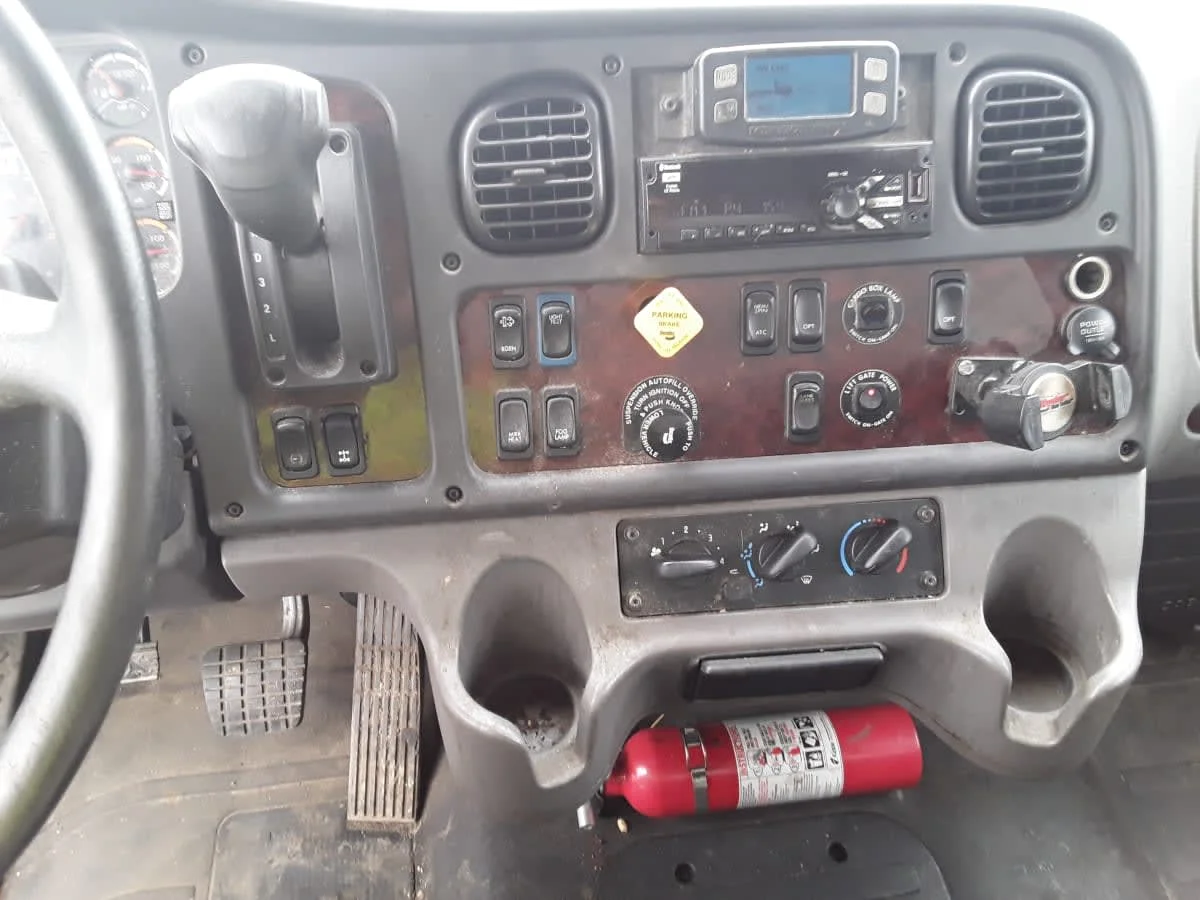 2019 Freightliner M2 106 in Salisbury, MA — photo 10