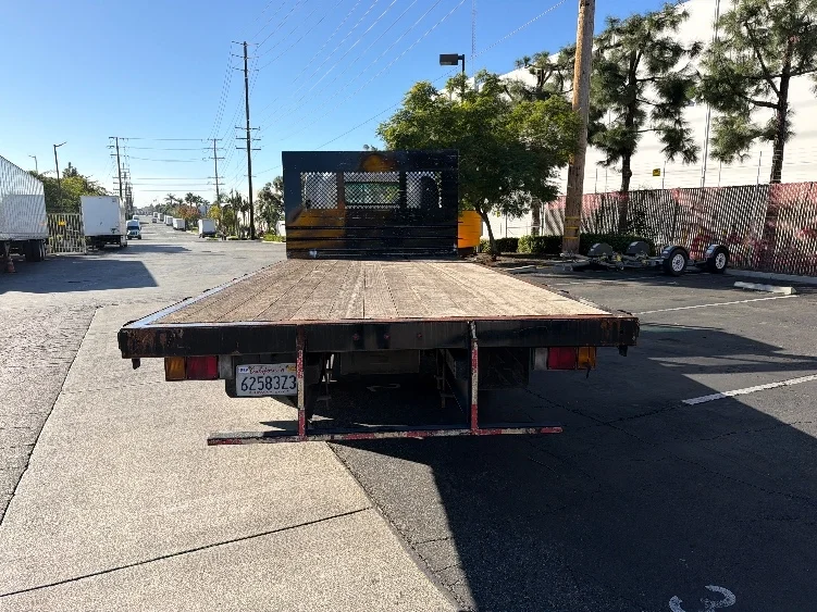 2016 Isuzu NPR - image 7