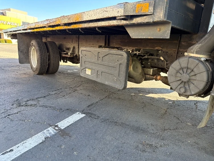 2016 Isuzu NPR - image 10