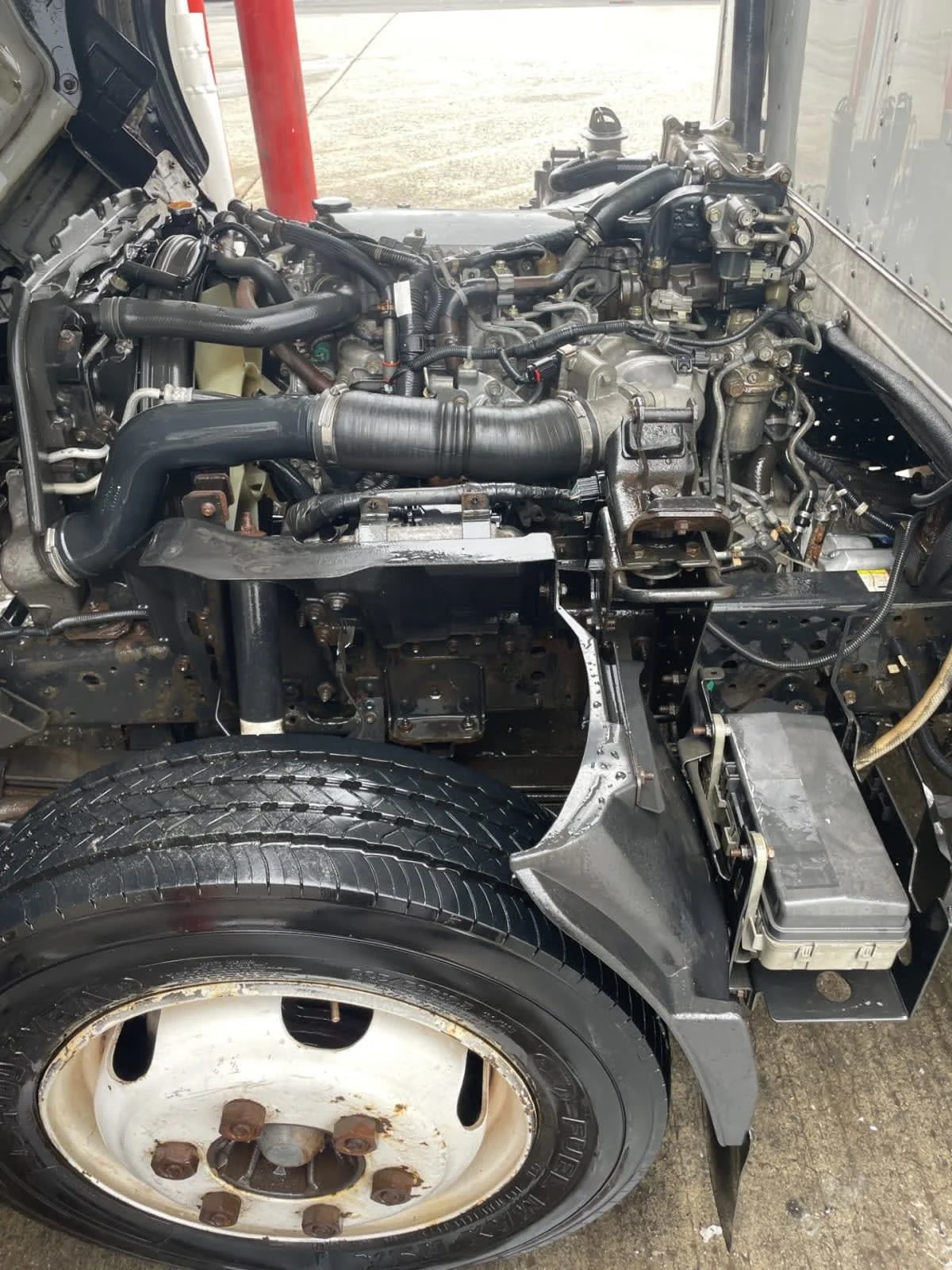 2018 Isuzu NPR - image 10