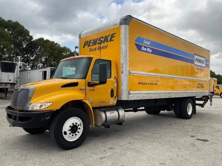 2022 International MV - image 3