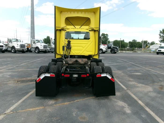 2023 International LT — photo 5