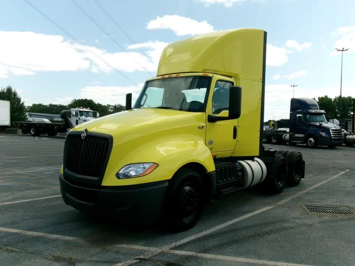 2023 International LT — photo 2