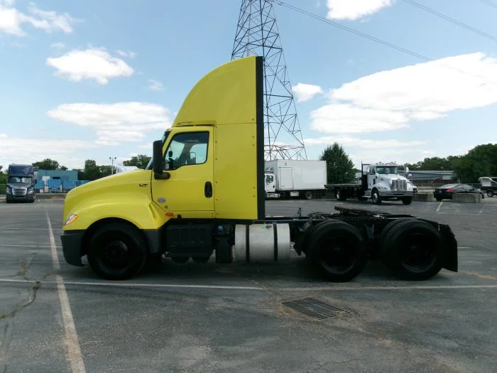 2023 International LT — photo 6