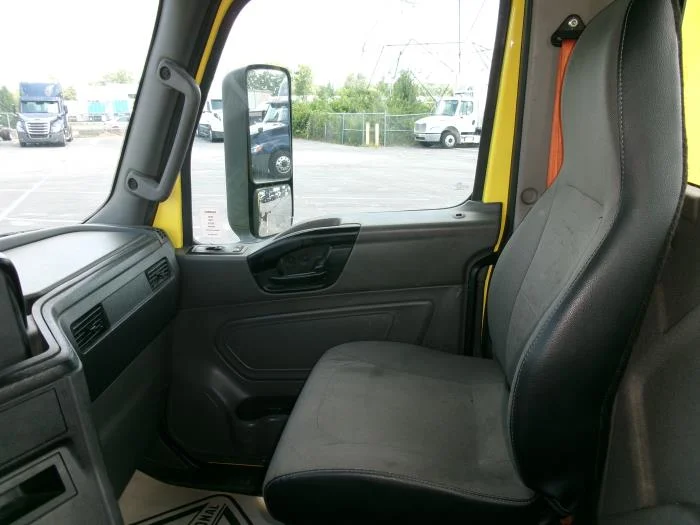 2023 International LT — photo 13