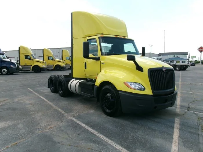 2023 International LT — photo 4