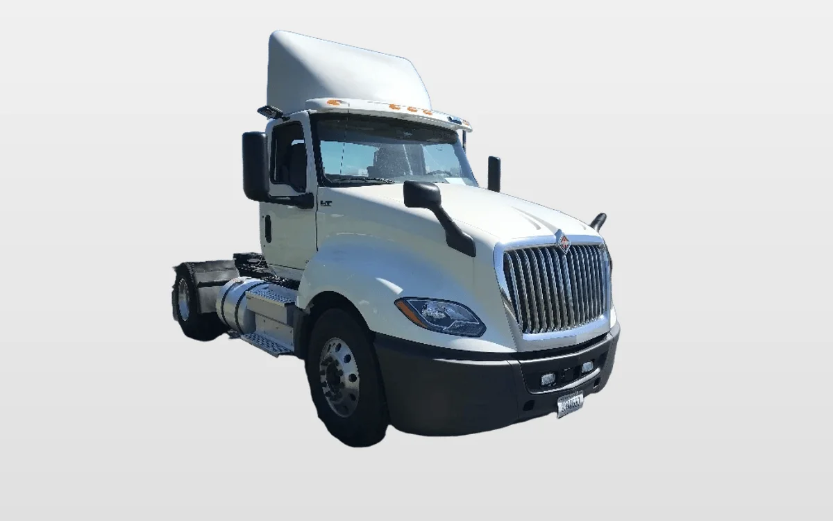 2020 International LT - image 1