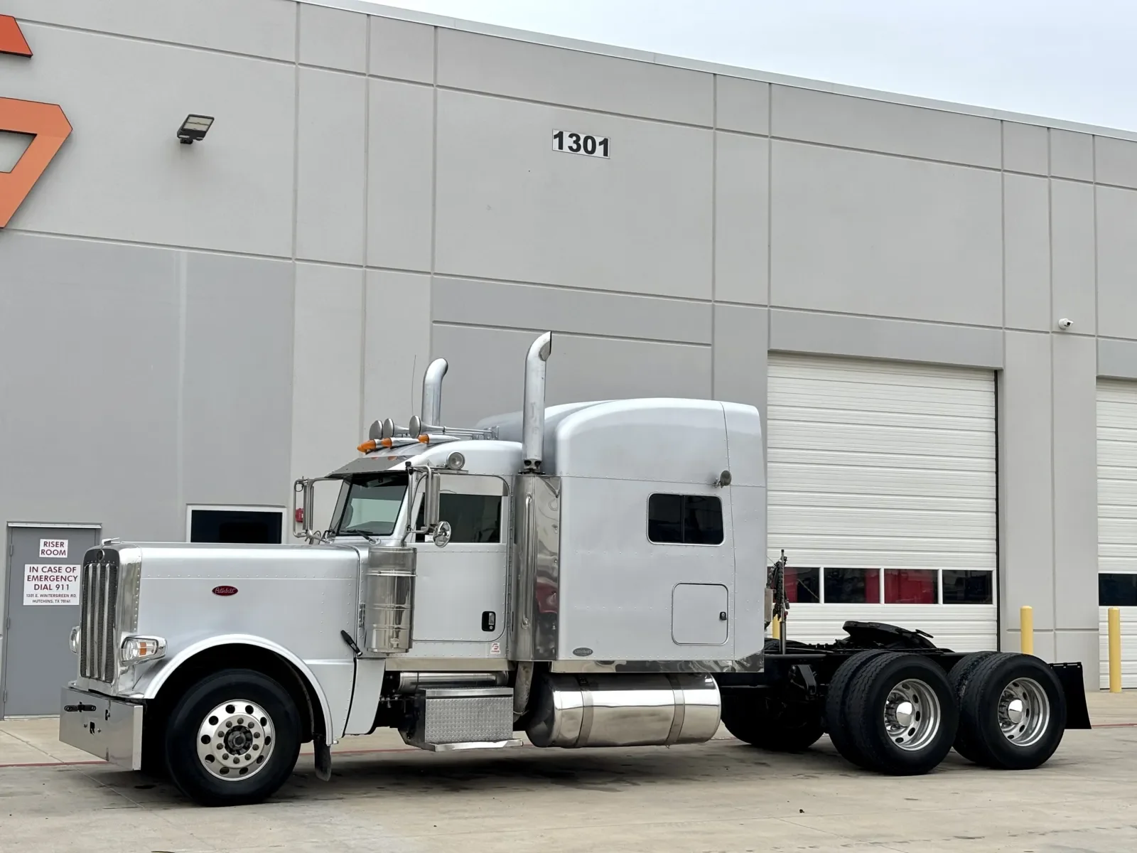 2008 Peterbilt 389 in Hutchins, TX — photo 2
