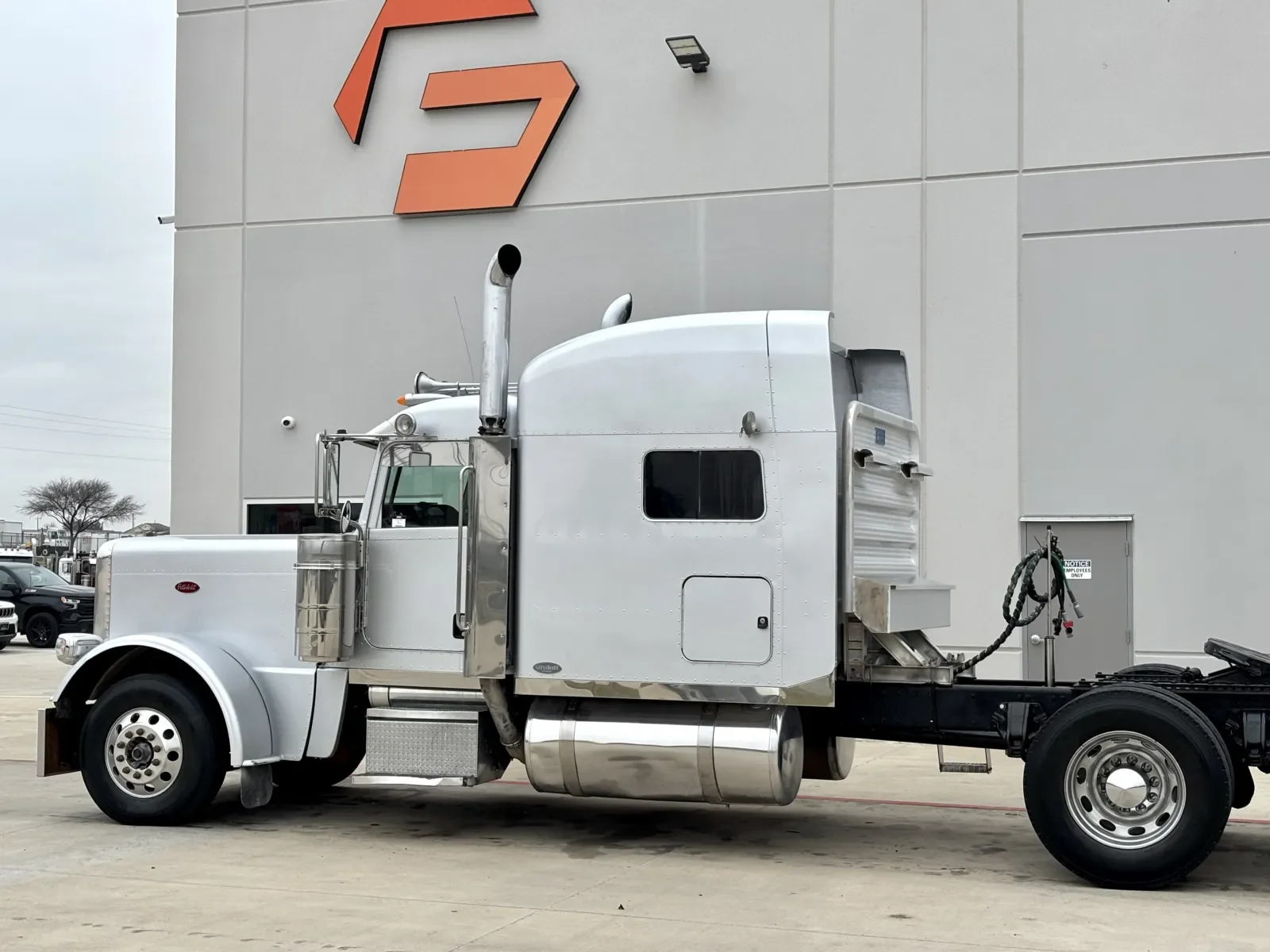 2008 Peterbilt 389 in Hutchins, TX — photo 8