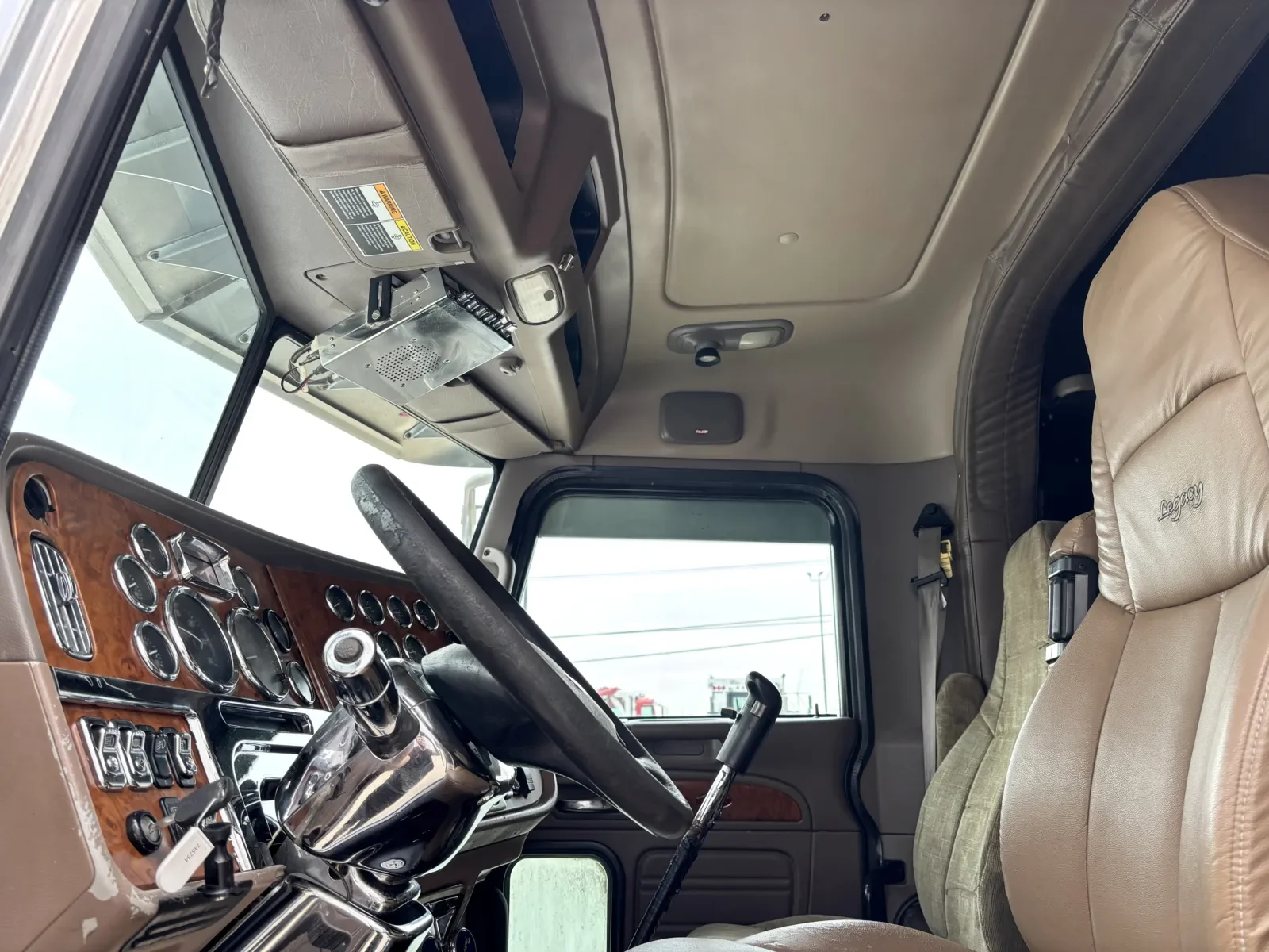 2008 Peterbilt 389 in Hutchins, TX — photo 14