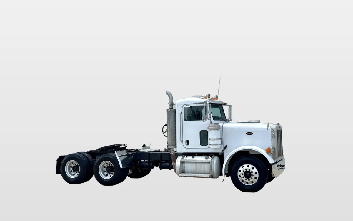2005 Peterbilt - image 1