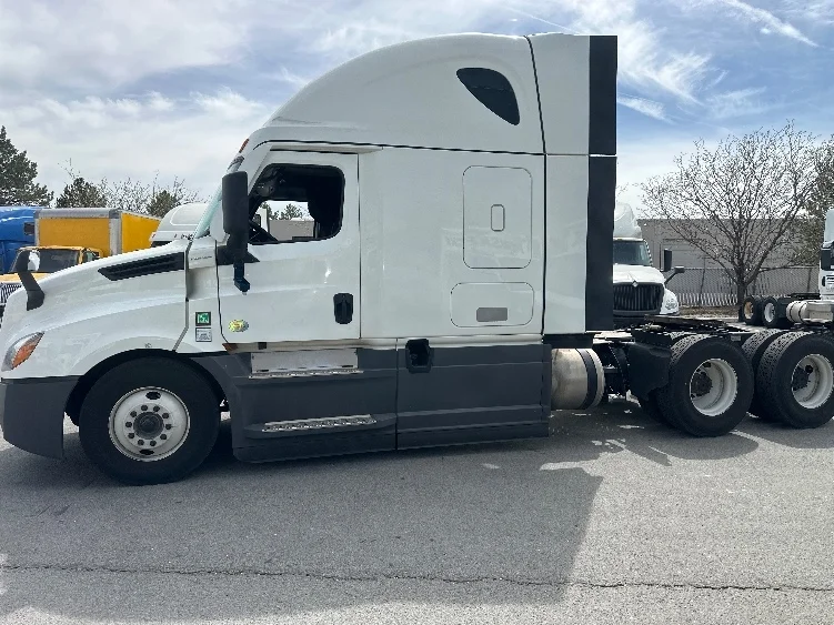 2023 Freightliner Cascadia in Sparks, NV — photo 4