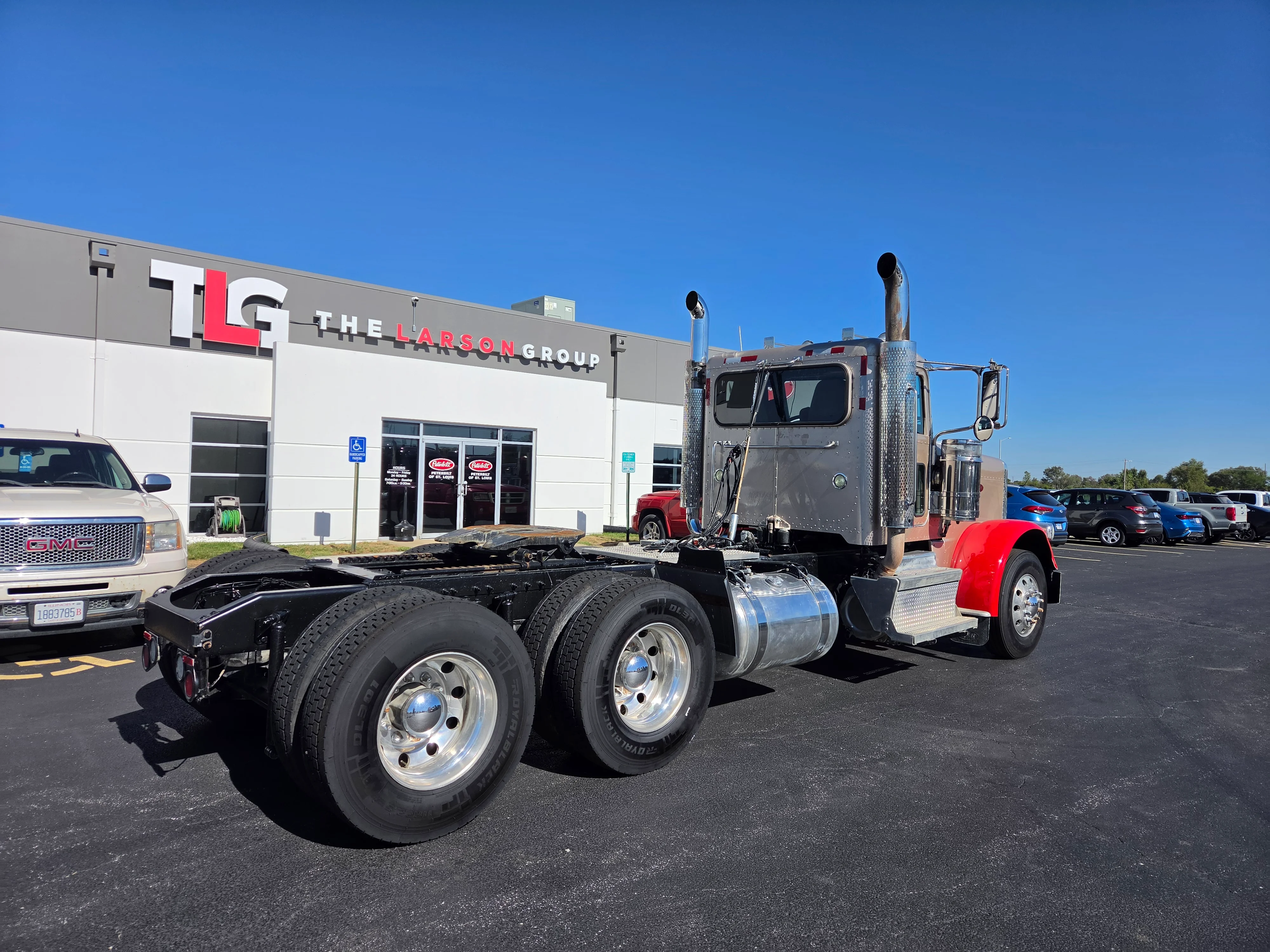 2018 Peterbilt 389 in Springfield, MO — photo 6