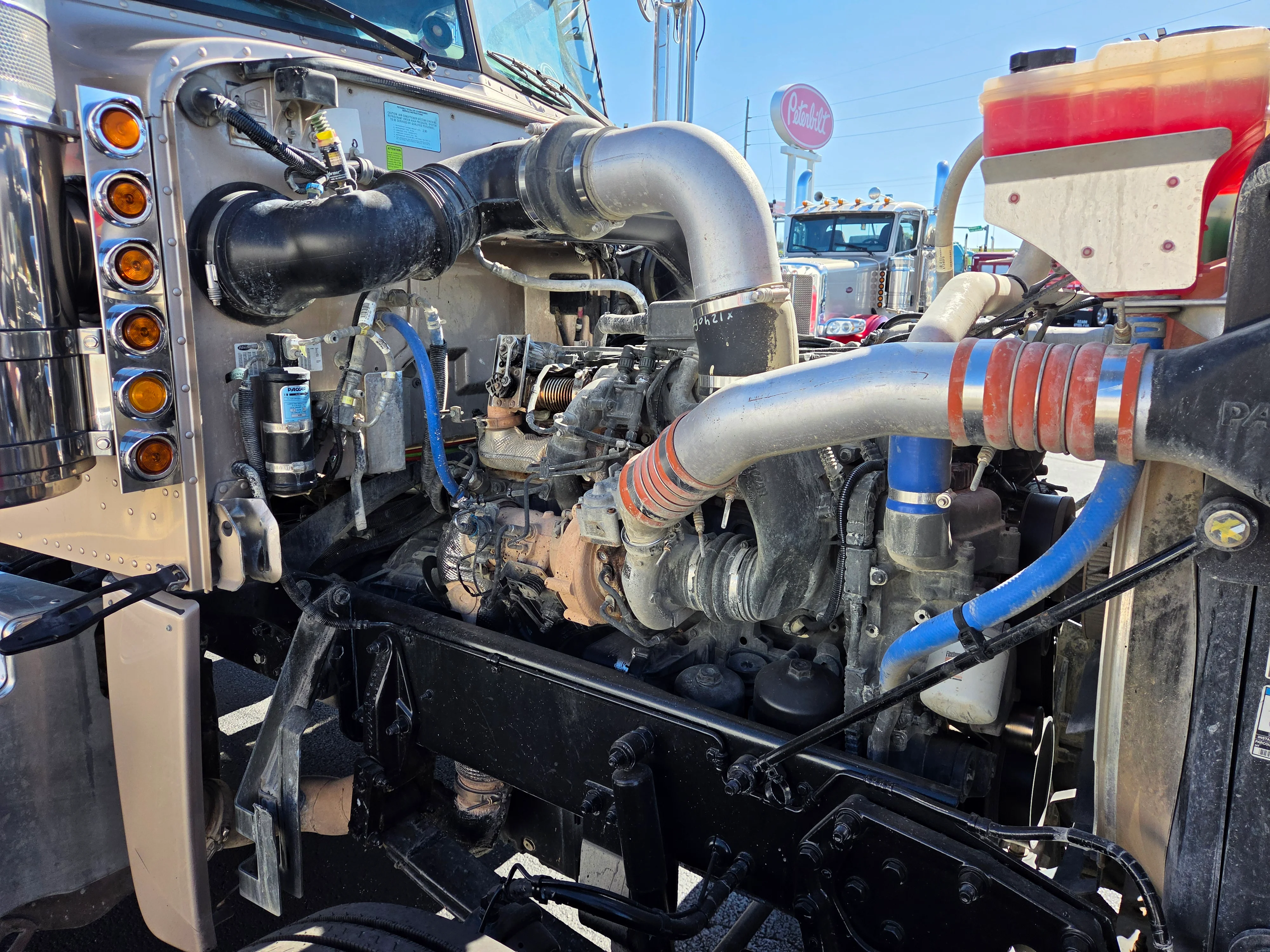 2018 Peterbilt 389 in Springfield, MO — photo 9