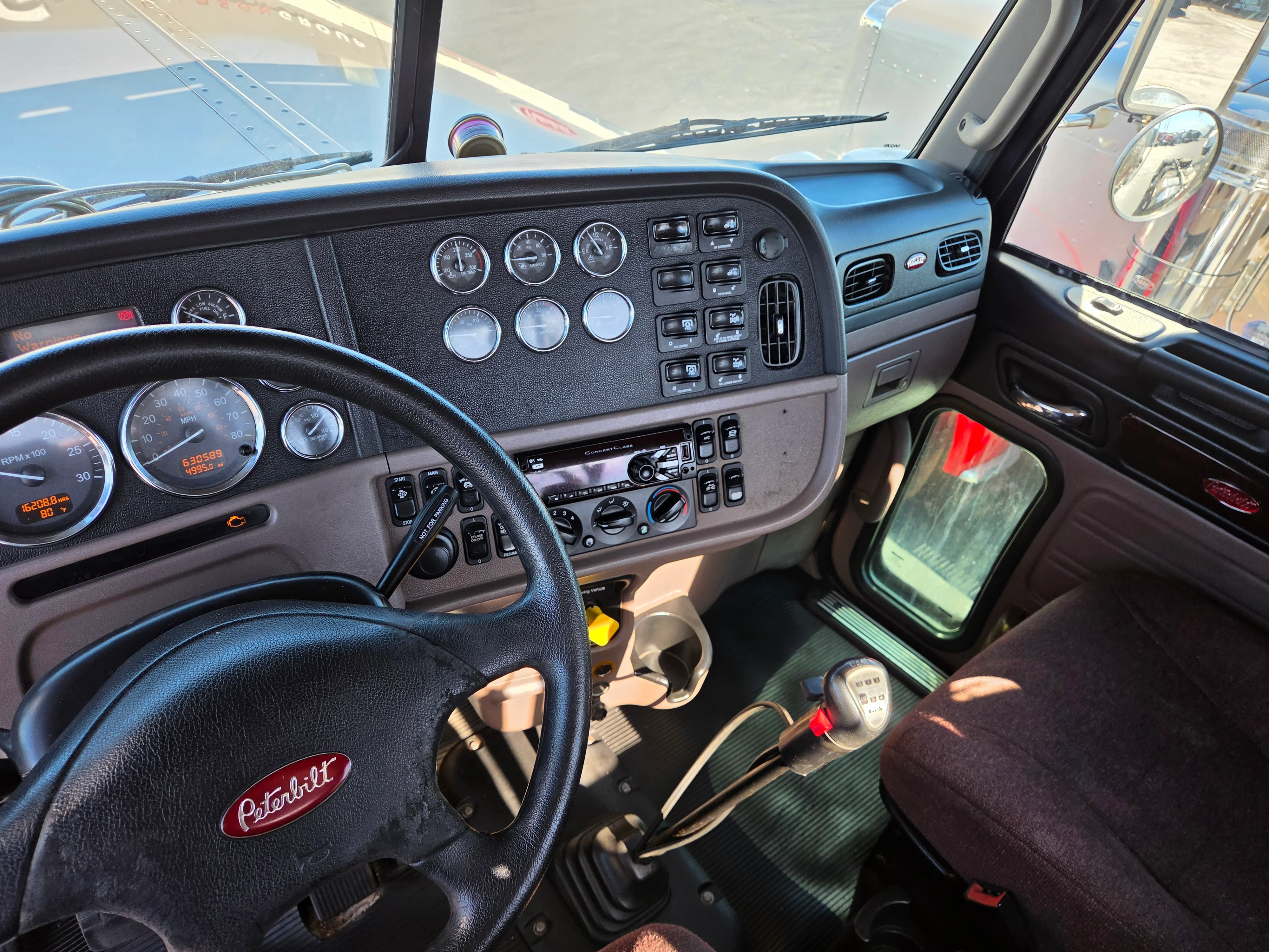 2018 Peterbilt 389 in Springfield, MO — photo 12
