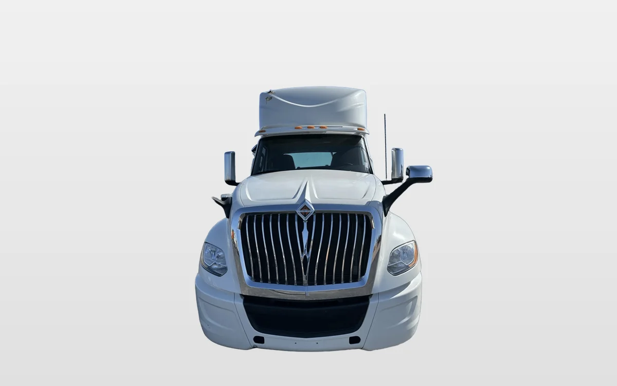 2020 International LT - image 1