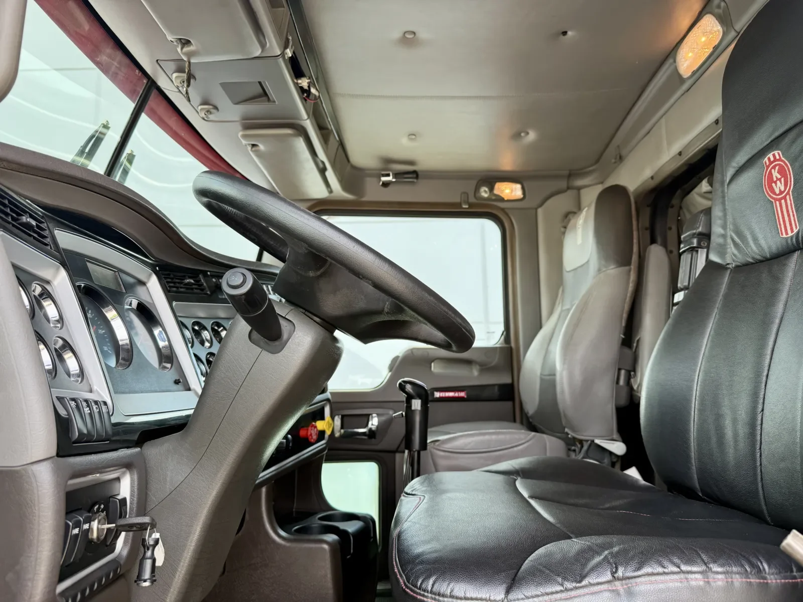 2014 Kenworth T800 - image 14