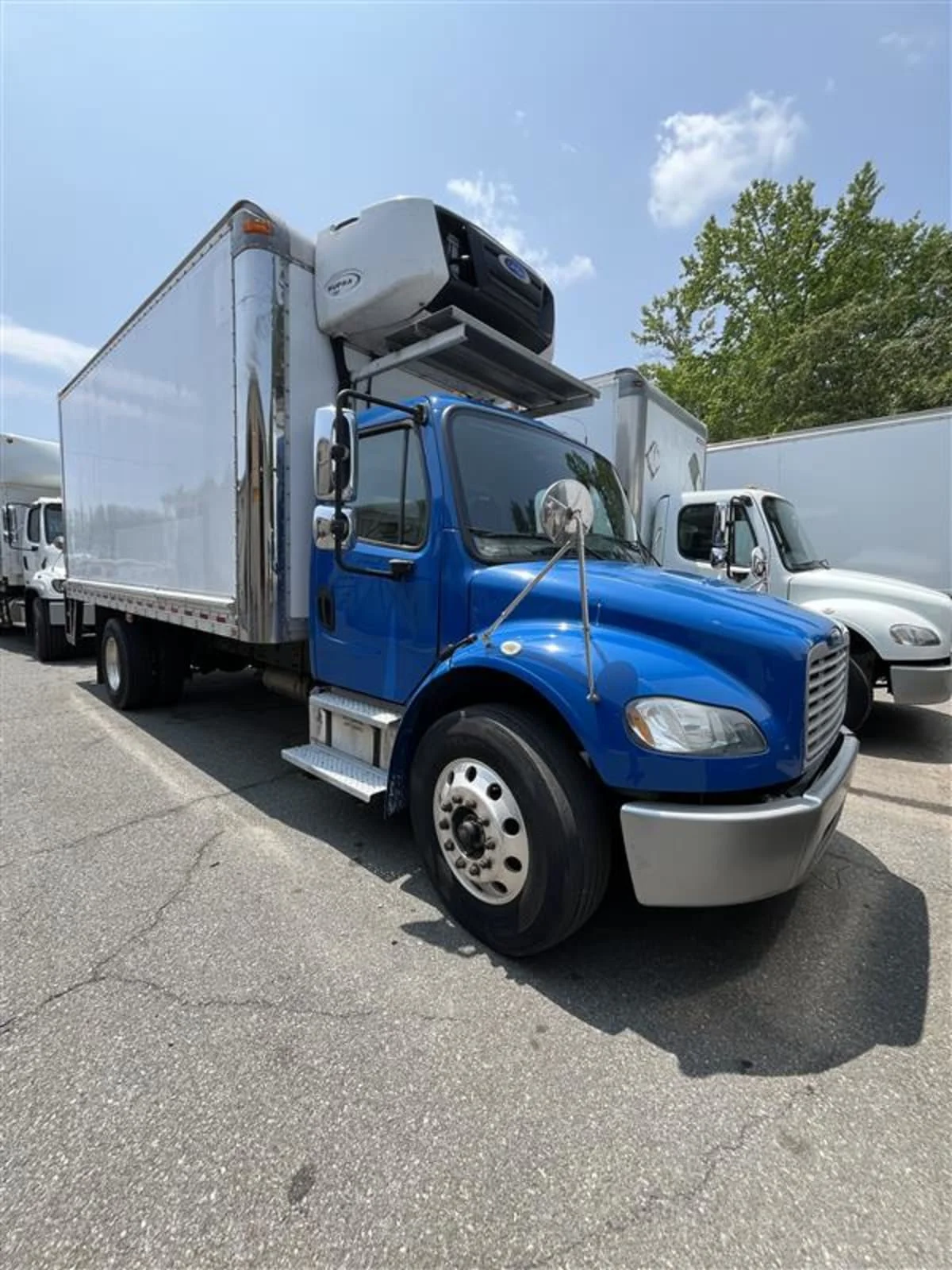 2018 Freightliner M2 106 - image 3